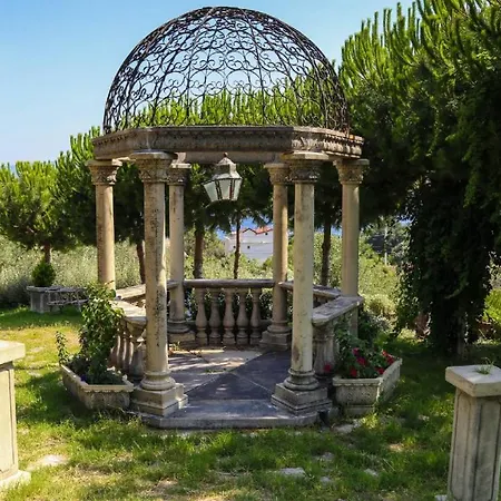 מלון Assos Longevity 4*