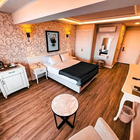 Assos Longevity מלון