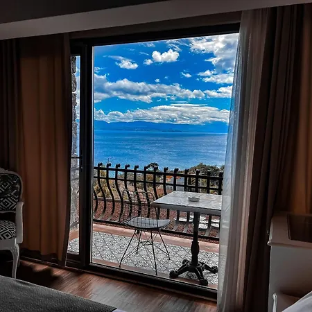 מלון Assos Longevity